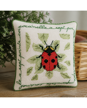 Набор для вышивания:"COCCINELLE A SEPT POINTS" (Божья коровка с семью точками) арт. ГЕЛ-1354-1-ГЕЛ0163882
